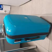 MEDIUM - SIZED SUITCASE DELSEY